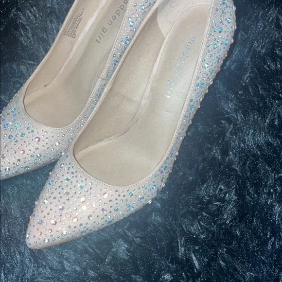 Steve Madden plush heels! - Picture 5 of 5